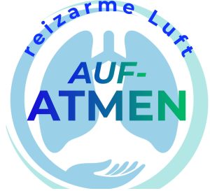 Grafik mit zwei Lungenflügel unter denen eine schützende Hand abgebildet ist. Der Schriftzug in der Mitte lautet Aufatmen.
