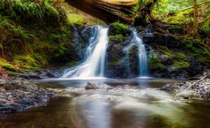 Kleiner Wasserfall
